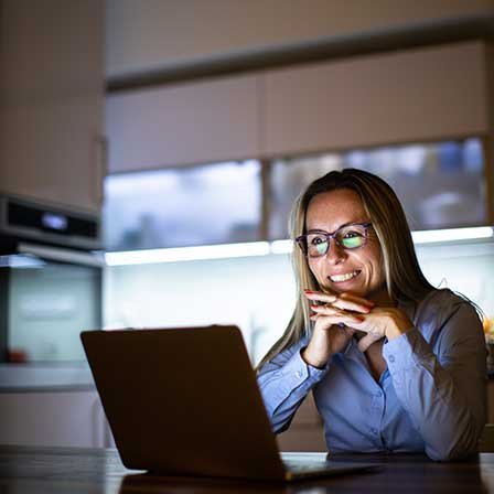 profesora de academia online universitaria